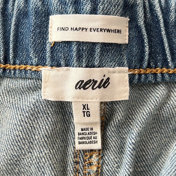 Aerie Women's Denim Shorts - Picture 3 of 3